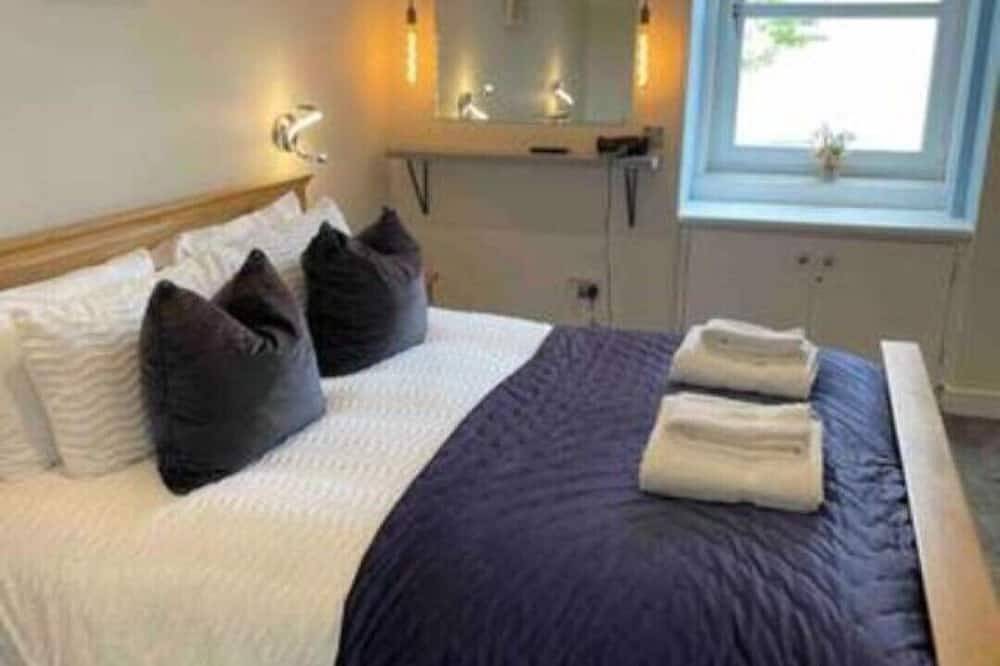 Ganze Wohnung, Discover the Ultimate Retreat, W/hot Tub, Unwind and Recharge-100mtr From Beach in Kinghorn, Region Fife