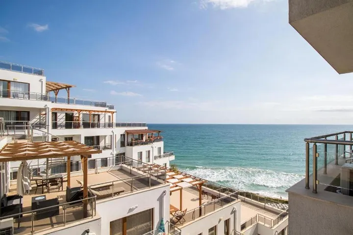Apartamento de vacaciones para 4 personas, con piscina además de balcón y vistas - 1
