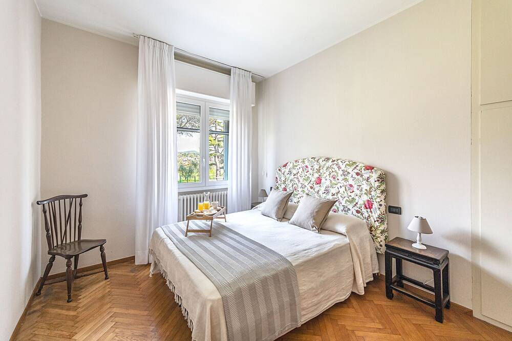 Villa Elisa mit Schwimmbad in Padenghe sul Garda, Gardasee-Berge