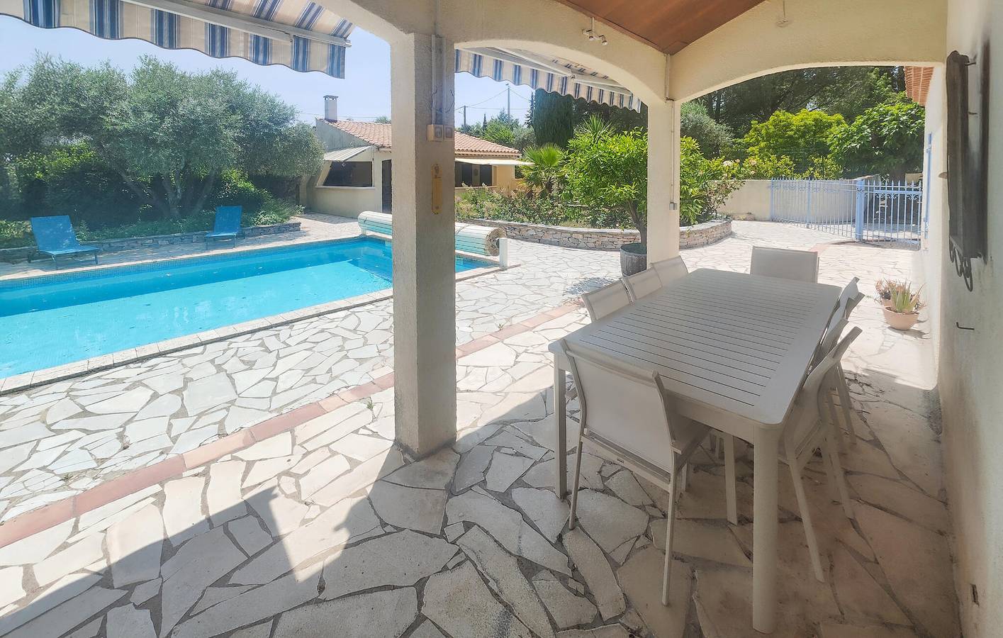 Laurens Oase: Geräumiges Appartement mit Pool, WiFi & A/C in Laurens, Mittelmeerküste (Frankreich)