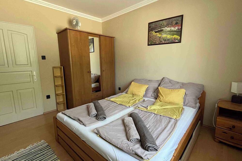 Ganze Wohnung, Ferienwohnung mit beheiztem Pool und Internet in Gyenesdias, Balaton Hochland Nationalpark