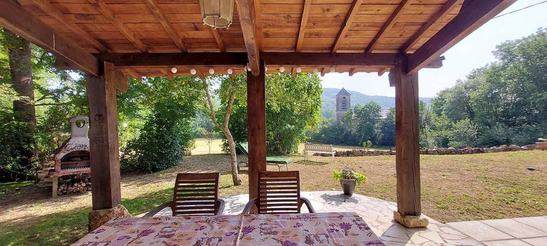 Location de vacances pour 2 personnes, avec jardin et vue ainsi que terrasse et piscine à Ginals - 2