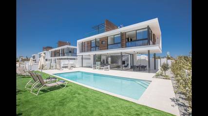 Villa für 11 Personen, mit Garten und Balkon auf Zypern