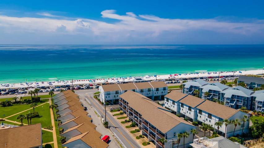 Holiday rental for 6 people, with ocean view and pool as well as balcony and garden, with pets in Emerald Coast