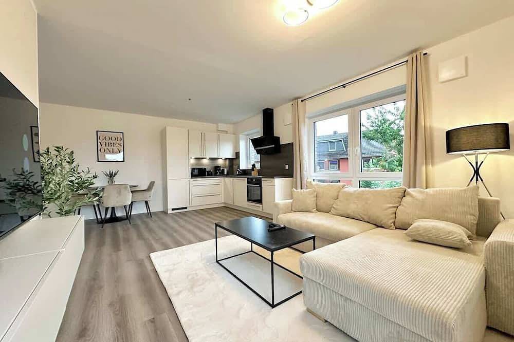 Ganze Wohnung, 2Br - Wohnung | Parkplatz | Nähe Bahnhof in Henstedt-Ulzburg, Kreis Segeberg