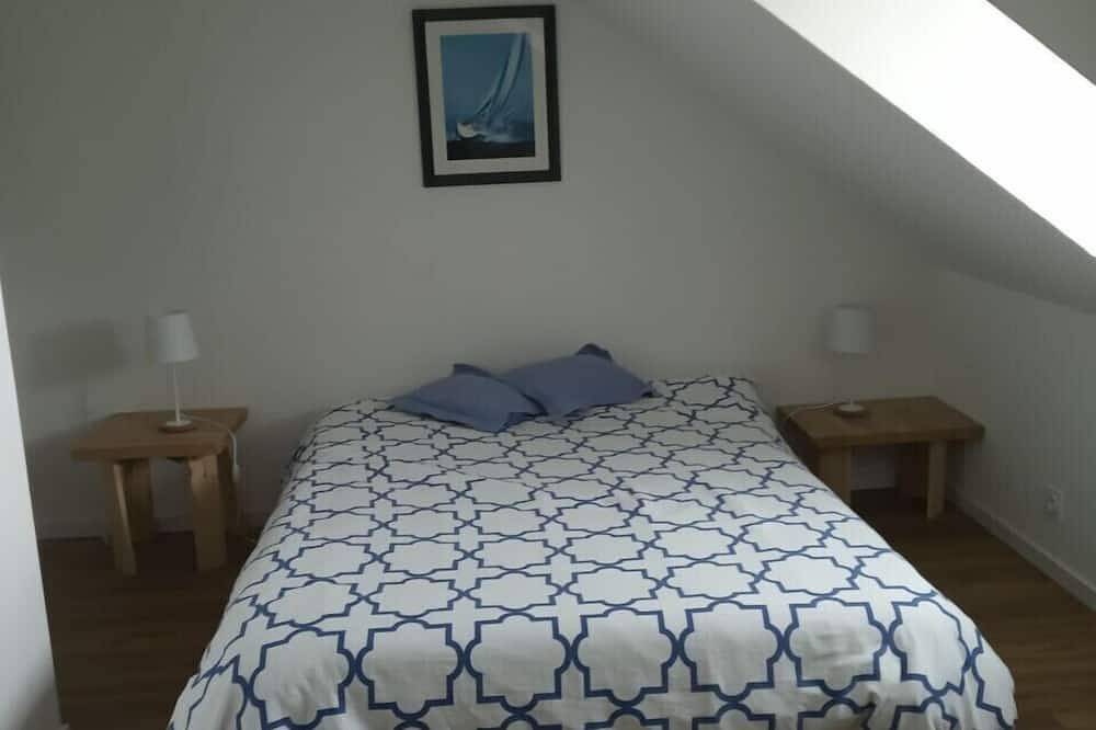 Bright, comfortable villa - private heated pool 300m from the beach in Porspoder, Brest region