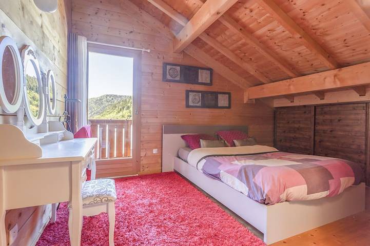 Chalet pour 8 personnes, avec balcon et jardin sur le Lac d'Annecy - 2