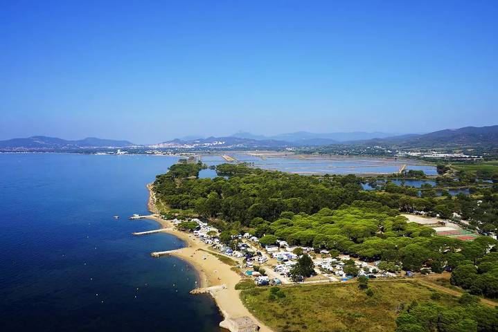Mobil home pour 6 personnes, avec Terrasse dans Zone nature des vieux salins d'Hyères