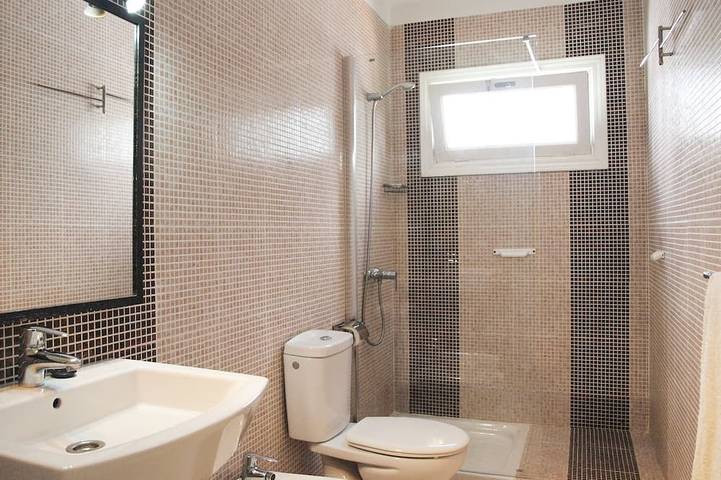 Appartement entier, Appartement entièrement équipé avec Wifi, Air Con et U. K. Télévision à Puerto Del Carmen in Puerto del Carmen, Tías