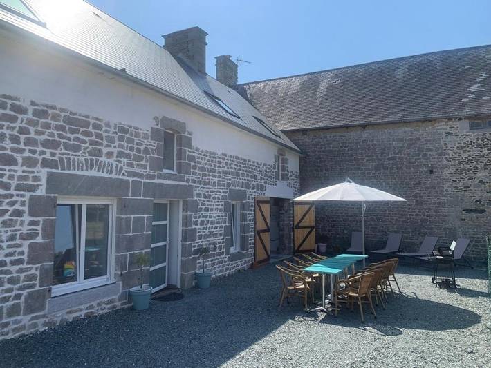 Location de vacances pour 16 personnes, avec terrasse et jacuzzi à Lingreville