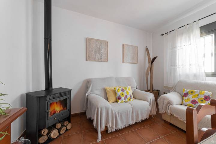 Holiday Home 'La Casa Del Bosque' with Mountain Views, Balcony & Wi-Fi in Júzcar, Málaga Province