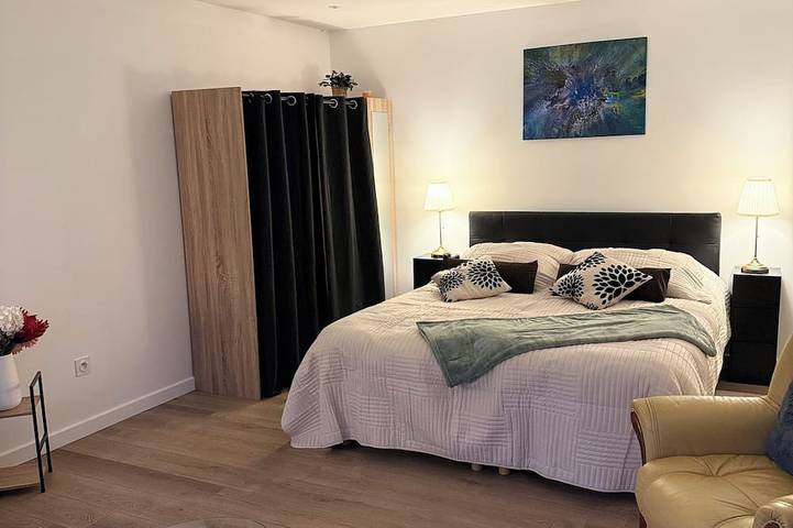 Gîte pour 4 personnes, avec Terrasse et Jardin à La Lande-de-Fronsac