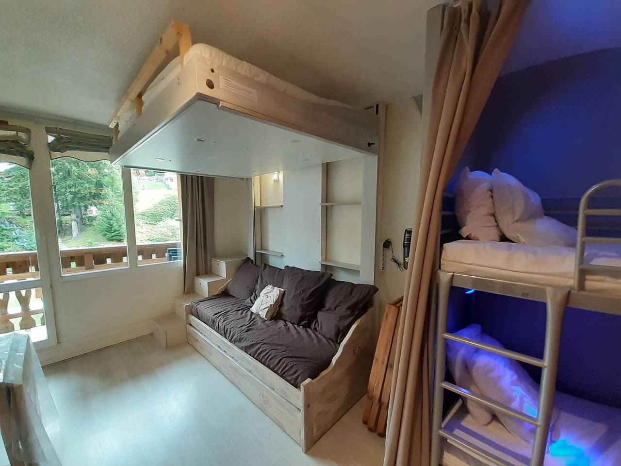 Estudio entero, Estudio acogedor para 4 pers. a 20m del telecabina, cocina equipada, balcón, 3er piso ascensor in Valfréjus, Modane