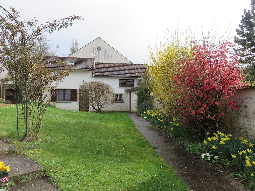 La Maison de Mouni in Maule, Yvelines