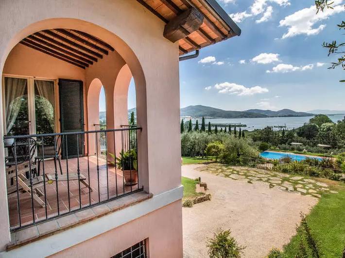 Villa per 4 persone, con Balcone e Terrazza nonché Piscina a Magione