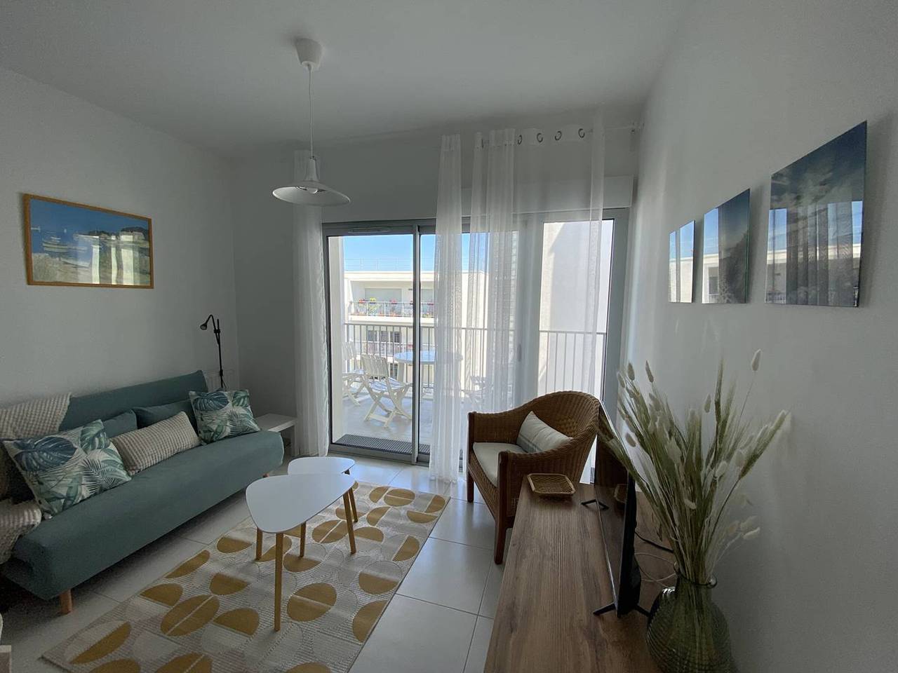 Appartement entier, Royan T2 2* avec Balcon et Parking à 250m de la Plage in Royan, Côte de Beauté