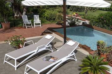 Villa mit pool für 5 Personen, mit Balkon und Whirlpool sowie Garten in Palermo