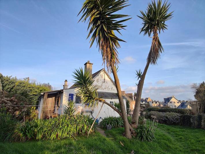Location de vacances pour 8 personnes, avec terrasse ainsi que jardin et vue, animaux acceptés dans Abbaye maritime de Beauport - 2