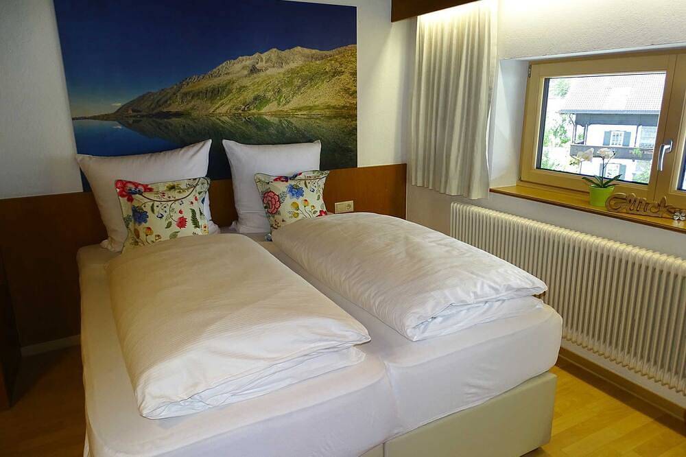 Apartment for 8 People in Mayrhofen, Ziller valley alps