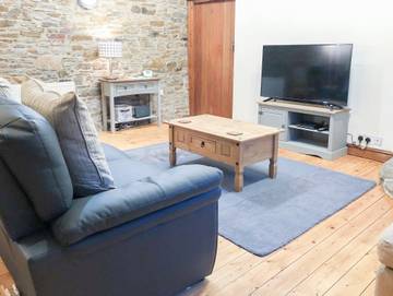 Log Cabin for 2 People in Derbyshire, Midlands, Photo 4