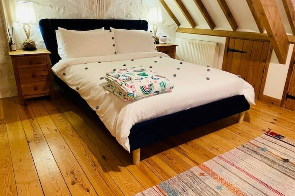 Trefechan Wen Dairy - Peaceful, character cottage near coastal path. in Goodwick, Pembrokeshire