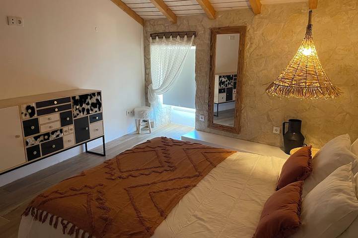 Location de vacances pour 8 personnes, avec jardin dans Avis - 4