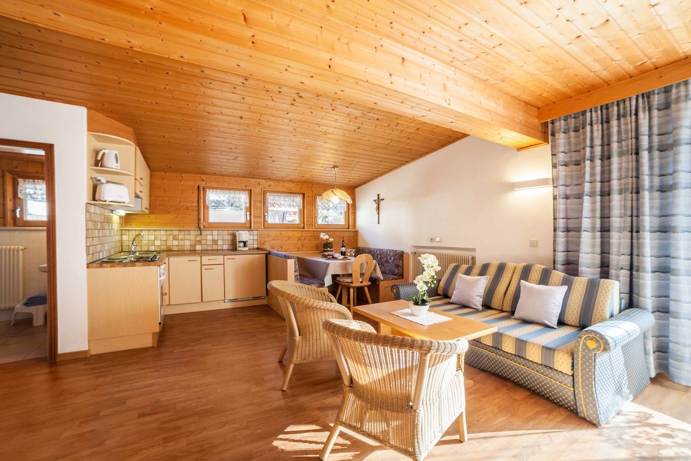 Ganze Wohnung, Ferienwohnung 'Residenz Pichler 4' mit Bergblick, Balkon & Wlan in Stubaier Alpen, St. Leonhard in Passeier