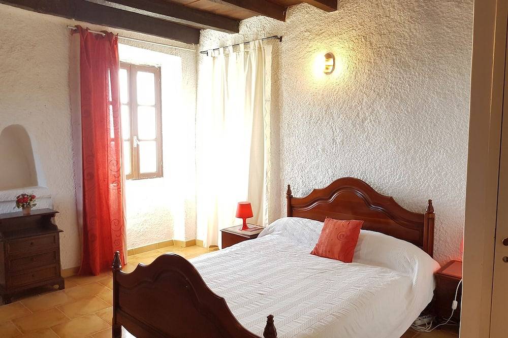 Gran familia Villa increíble vista al mar, 10mn de playa Cupabia in Serra-di-Ferro, Region de Ajaccio