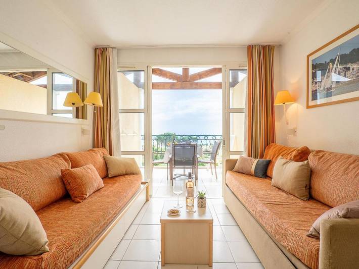 Gîte pour 4 personnes, avec jardin ainsi que terrasse et piscine dans Gare Du Dramont - 2