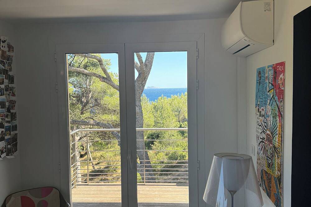 Exclusive bedrooms villa - \"les pieds dans l'eau @ Petit Méjean calanque\" in Ensuès-la-Redonne, Istres region