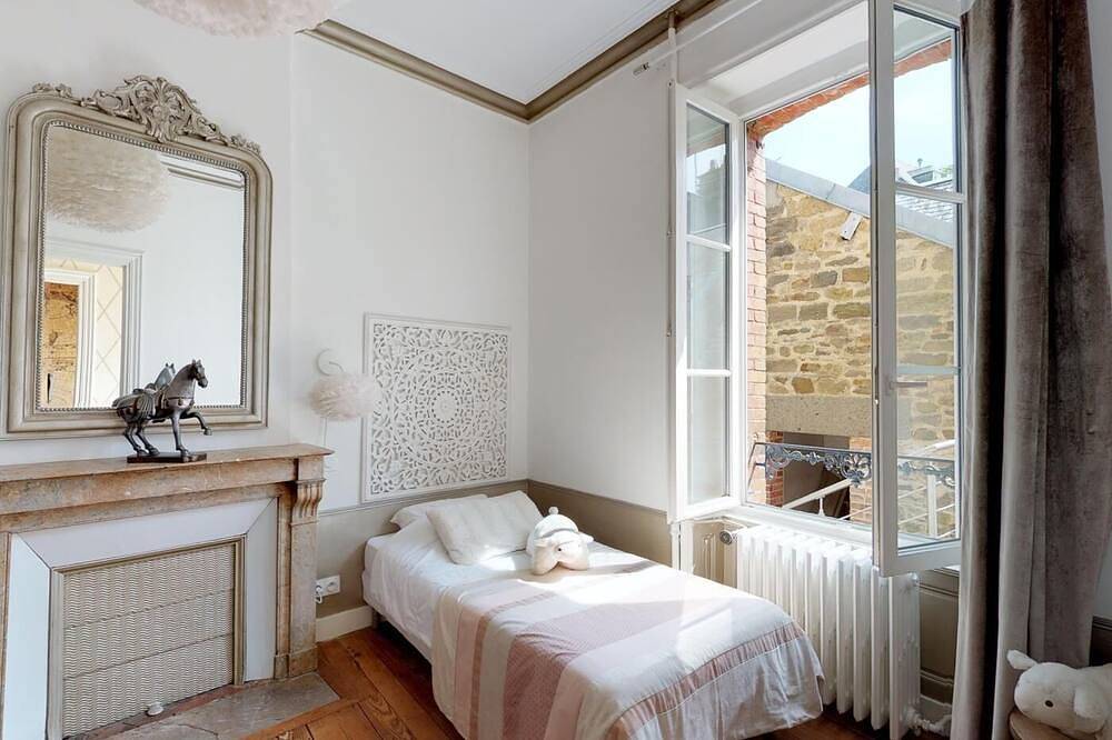 Villa · Villedieu-les-Poêles · ★3,91 · 8 dormitorios · 8 camas · 6 baños in Villedieu-les-Poêles, Côte de la Déroute