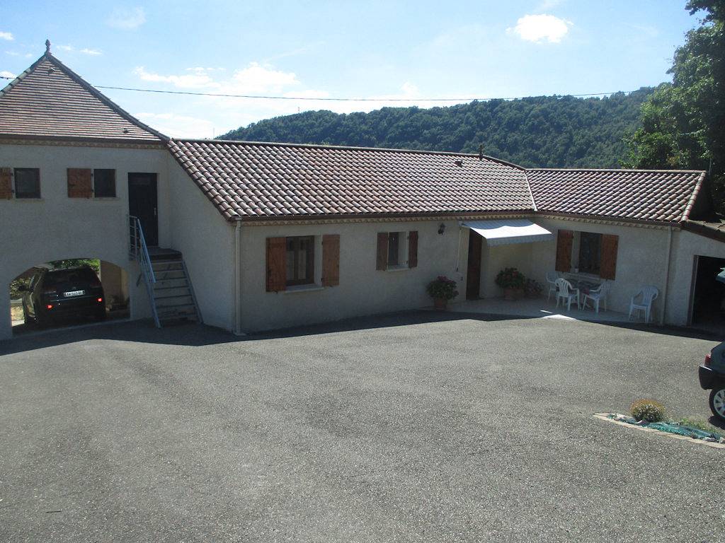 Charmante chambre d'hôte vue sur le Lot - Chambre in Luzech, Quercy