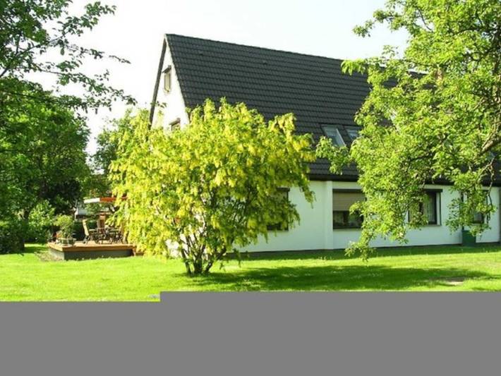 Ferienwohnung für 2 Personen, mit Terrasse und Garten sowie Sauna, kinderfreundlich in Bergen auf Rügen - 2