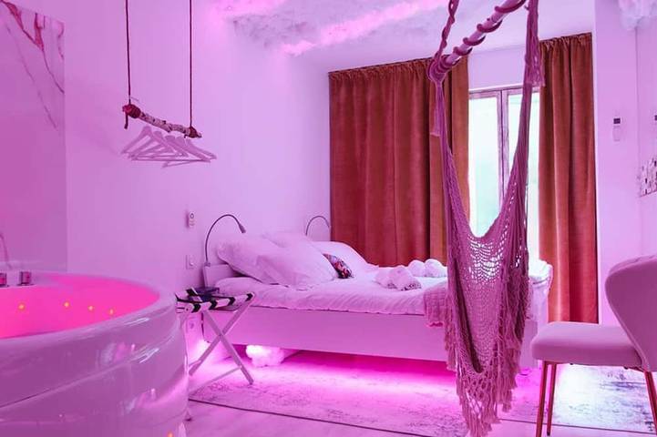 Entire apartment, Apartment with spa and sauna, Vierzon historical center in Vierzon, Vierzon Region