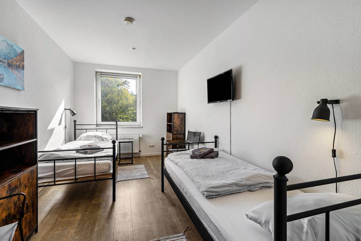 Hel lejlighed, Spacious 3-Bedroom Duisburg Apartment for Groups & Business in Duisburg, Ruhr-distriktet