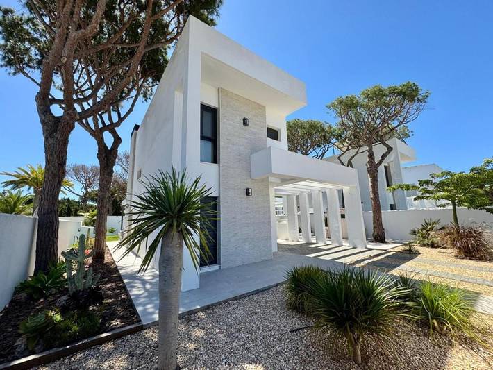 Chalet para 8 personas, con jardín además de vistas y piscina en Sancti Petri