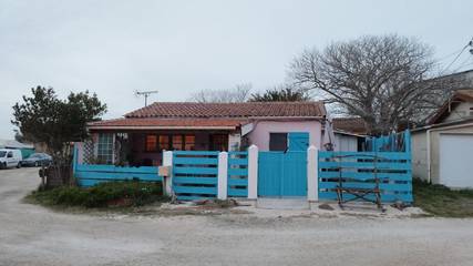 Location de vacances pour 4 personnes, avec vue et jardin à Port-Saint-Louis-du-Rhône