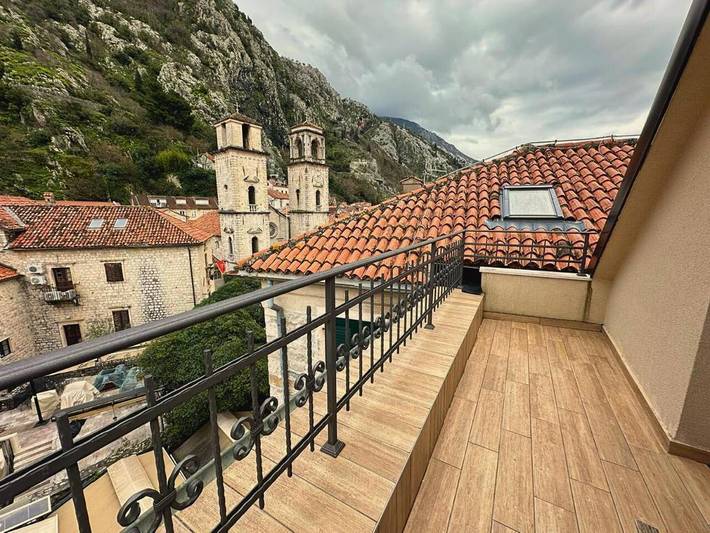 Gîte pour 4 personnes, avec vue et terrasse à Kotor