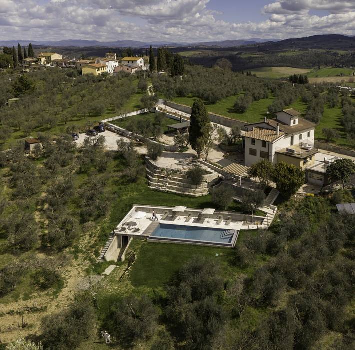 Agriturismo per 10 persone, con giardino e piscina nonché panorama a Tavarnelle Val di Pesa