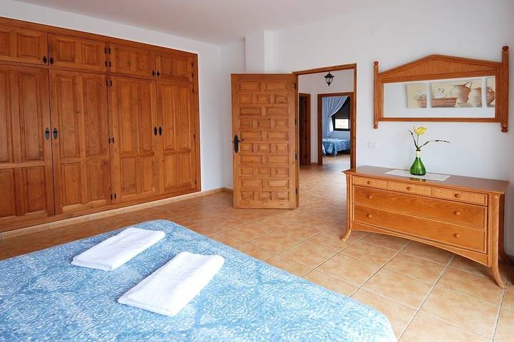Villa Torcal 3, 8 Pers, beheiztes Schwimmbad, Wifi, Bbq, Haustierfreundlich. in Comares, Cordillera Penibética