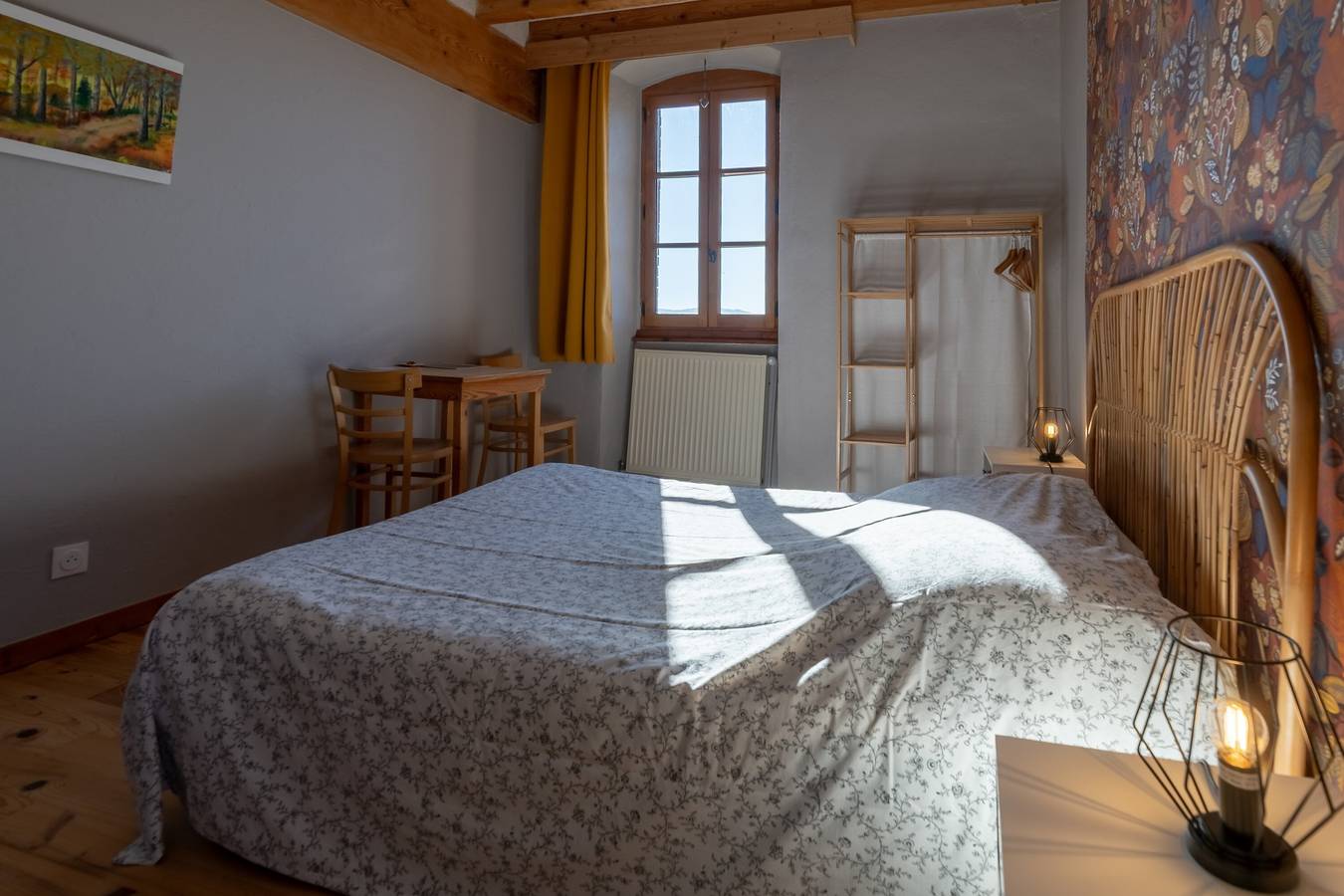 Maison d’hôtes « La Chastanha - Chambre 2 » avec vue sur la montagne in Saint-Symphorien-de-Mahun, Région de Tournon-sur-Rhône