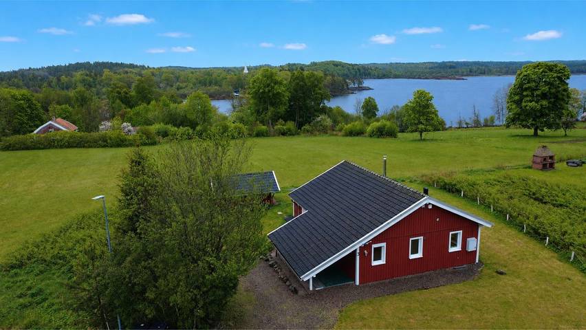 Ferienhaus für 4 Personen, mit Garten und Seeblick in Schweden