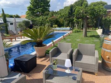 Cottage pour 2 personnes, avec piscine et jardin à Échillais