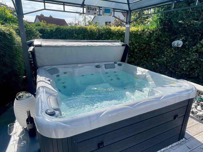 Ferienwohnung für 2 Personen, mit Whirlpool und Terrasse sowie Garten und Pool im Lahntal - 2