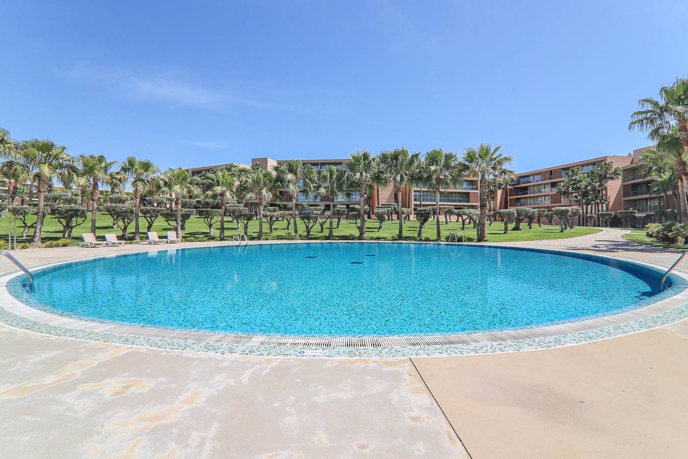 Entire apartment, Apartment Salgados 12C with Pool, Wi-Fi, A/C, Balcony & Garden in Guia, Faro District
