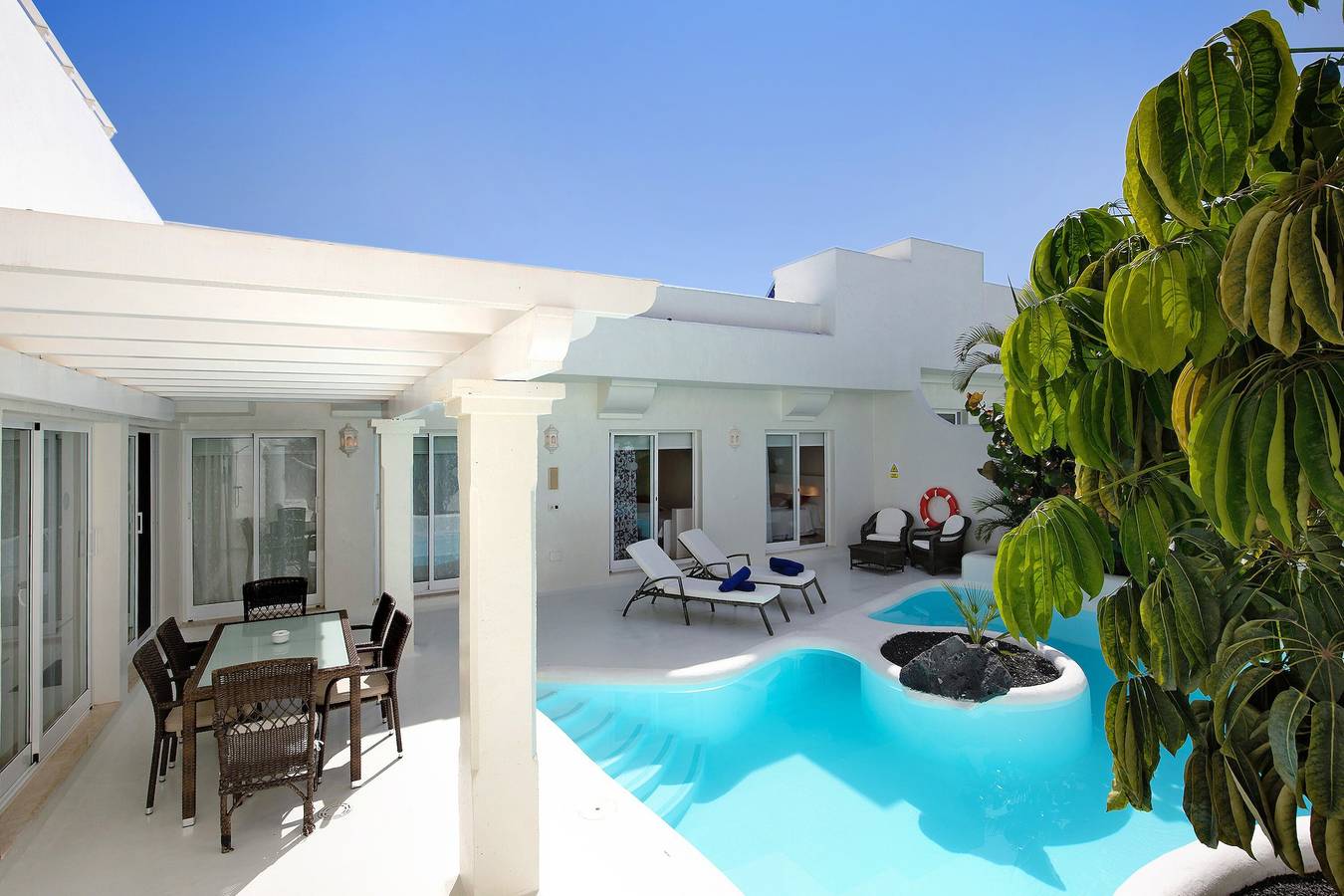 Vacation Home "Villa 87" with Mountain View, Pool & Wi-Fi in Geafond, La Oliva