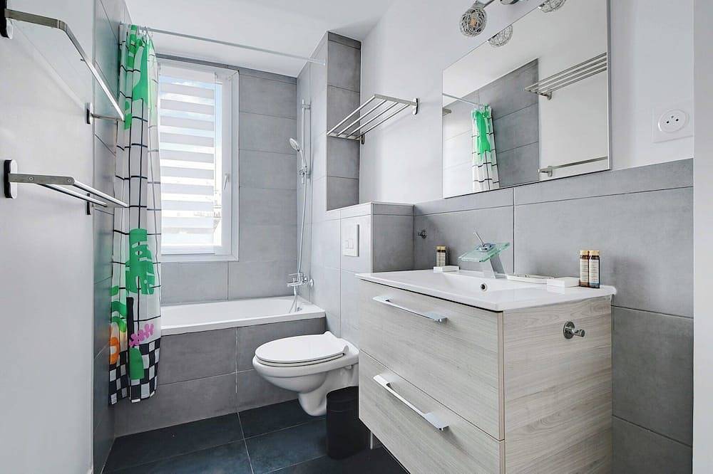Geheel appartement, Gezellig appartement met 2 slaapkamers in het hart van Suresnes in Suresnes, Hauts-de-Seine