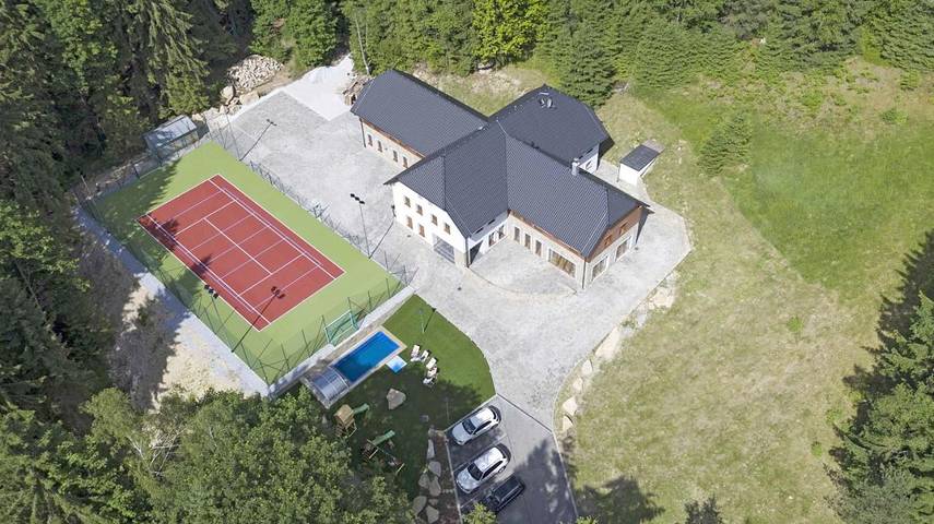 Ferienwohnung für 2 Personen, mit Terrasse und Garten sowie Pool und Sauna in Kienberg