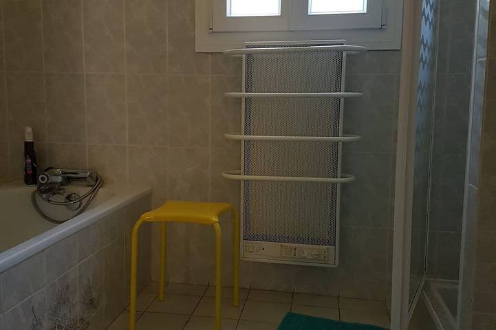 Location de vacances pour 6 personnes, avec terrasse et jardin à Latouille-Lentillac - 4