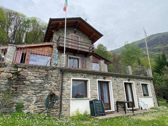 Villa für 10 Personen, mit Balkon und Terrasse sowie Ausblick und Seeblick